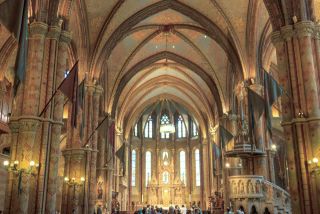 L'interno della Chiesa di Mattia