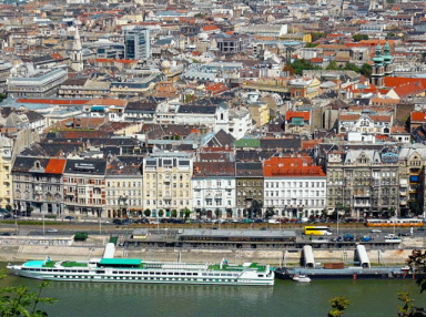 Il porto di Pest